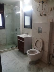 Bathroom Image of 3150 Sq.ft 4 BHK Builder Floor for rent in Sukhdev Vihar New Delhi for Rs. 156000