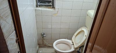 Bathroom Image of 1000 Sq.ft 2 BHK Apartment / Flat for rent in  Rohini Apartments RWA, Sector 8 Rohini New Delhi for Rs. 27000