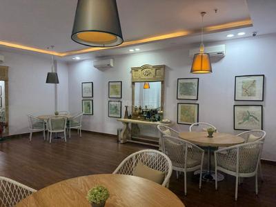 Hall Image of 3273 Sq.ft 4 BHK Apartment / Flat for sale in DLF Riverside, Vyttila Kochi for Rs. 37500000