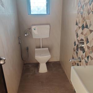 Bathroom Image of 575 Sq.ft 1 BHK Apartment / Flat for sale in Mulund East Mumbai for Rs. 9900000