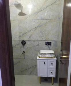 Bathroom Image of 900 Sq.ft 2 BHK Builder Floor for rent in Nabha Zirakpur for Rs. 21000