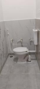 Bathroom Image of 700 Sq.ft 2 BHK Builder Floor for rent in Jajmau Sub Metro City Kanpur for Rs. 10000