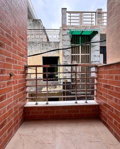 Balcony Image of 400 Sq.ft 4 BHK Independent House for sale in Dwarka Mor New Delhi for Rs. 6800000