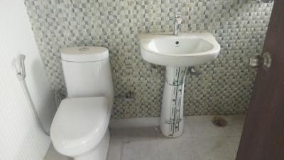 Image of 1945 Sq.ft 3 BHK Apartment / Flat for rent in Gagan Vihar, Ghaziabad for Rs. 20000
