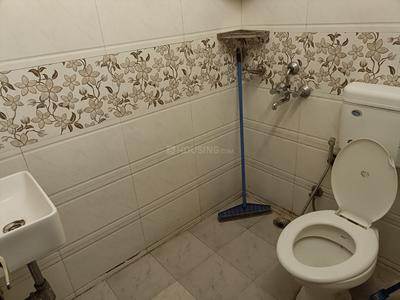 Bathroom Image of 1200 Sq.ft 1 RK Independent House for rent in DDA Flats RWA, Kalkaji New Delhi for Rs. 30000