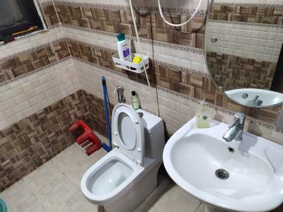 Bathroom Image of 895 Sq.ft 2 BHK Apartment / Flat for sale in Migsun Green Mansion, Surajpur Greater Noida for Rs. 6139000