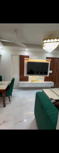 Ratan Pearls Main Image 1