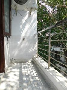 Balcony Image of 300 Sq.ft 1 BHK Independent House for rent in South Extension II New Delhi for Rs. 25000