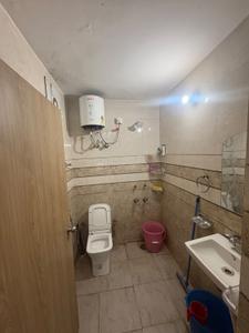 Bathroom Image of 600 Sq.ft 1 BHK Apartment / Flat for rent in Vasant Kunj New Delhi for Rs. 32000