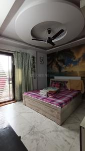 Bedroom Image of 900 Sq.ft 3 BHK Builder Floor for rent in Raja Park Apartment, Shakurpur New Delhi for Rs. 17000