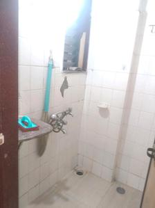 Common Bathroom One Image of 525 Sq.ft 1 BHK Apartment / Flat for sale in Lokhandwala Alica Nagar, Kandivali East Mumbai for Rs. 10500000