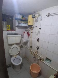 Bathroom Image of 450 Sq.ft 2 BHK Apartment / Flat for rent in Elite Residency, Paldi Ahmedabad for Rs. 22000