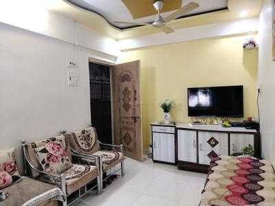 Living Room Image of 760 Sq.ft 1 BHK Apartment / Flat for sale in Kothrud Pune for Rs. 8000000