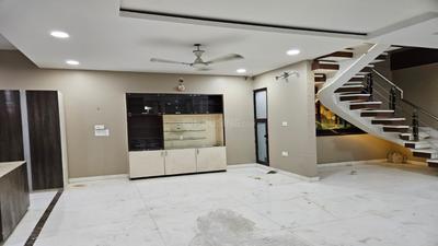 Bedroom Image of 3100 Sq.ft 4 BHK Independent House for sale in Omaxe NRI City, Omega II Greater Noida for Rs. 42500000