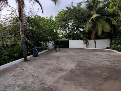 Parking Area Image of 5500 Sq.ft 3 BHK Independent House for rent in Injambakkam Chennai for Rs. 200000
