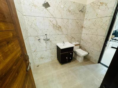 Bathroom Image of 1350 Sq.ft 3 BHK Apartment / Flat for sale in Kharar Mohali for Rs. 5690000