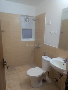 Bathroom Image of 1350 Sq.ft 3 BHK Apartment / Flat for rent in Jaypee Aman, Sector 151 Noida for Rs. 19500