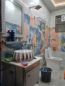 Common Bathroom Image of 900 Sq.ft 2 BHK Builder Floor for rent in Sector 72 Noida for Rs. 25000