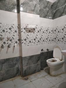 Common Bathroom Image of 500 Sq.ft 1 BHK Builder Floor for rent in Dwarka Mor New Delhi for Rs. 12500