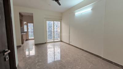 Living Room Image of 1490 Sq.ft 2.5 BHK Apartment / Flat for rent in Panchsheel Wellington, Crossings Republik Ghaziabad for Rs. 24000