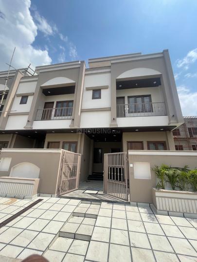 Ganga Kotecha Royal Florence Main Image 1