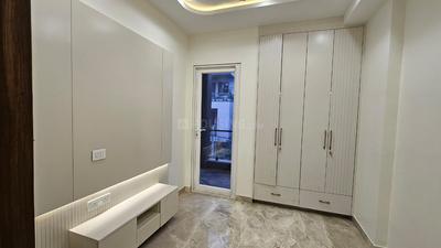 Bedroom Image of 1350 Sq.ft 3 BHK Builder Floor for sale in Paschim Vihar New Delhi for Rs. 27500000