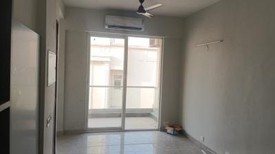 Living Room Image of 1050 Sq.ft 2 BHK Builder Floor for rent in Signature Global City 92, Sector 92 Gurgaon for Rs. 25000