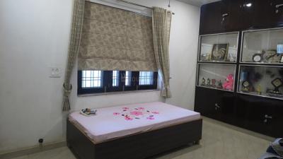 Bedroom Image of 2100 Sq.ft 4 BHK Builder Floor for rent in Jamna Puri Jaipur for Rs. 20000