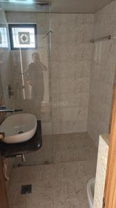 Bathroom Image of 1500 Sq.ft 3 BHK Apartment / Flat for rent in Azea Botanica, Vrindavan Yojana Lucknow for Rs. 32000
