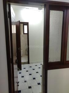 Bedroom Image of 1200 Sq.ft 2 BHK Apartment / Flat for rent in DDA Flats Sarita Vihar, Sarita Vihar New Delhi for Rs. 48000