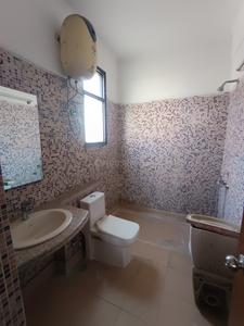Bathroom Image of 2350 Sq.ft 3.5 BHK Apartment / Flat for sale in CGHS Shree Kripaluji Apartment, Sector 52 Gurgaon for Rs. 26500000