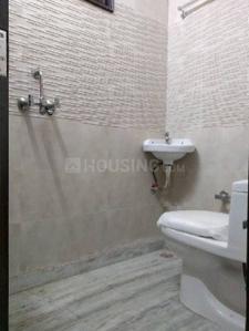 Bathroom Image of 1252 Sq.ft 3 BHK Builder Floor for rent in Karol Bagh New Delhi for Rs. 40000