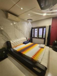 Bedroom Image of 6750 Sq.ft 5 BHK Villa for sale in Prahlad Nagar Ahmedabad for Rs. 83100000