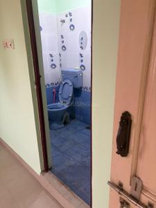 Bathroom Image of 1100 Sq.ft 2 BHK Builder Floor for rent in Thiruvallur Chennai for Rs. 13500