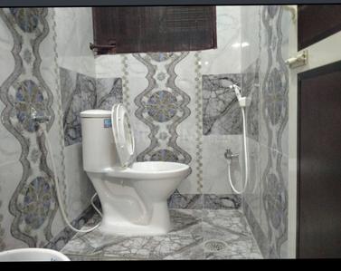 Bathroom Image of 1100 Sq.ft 2 BHK Apartment / Flat for rent in Basheer Bagh Hyderabad for Rs. 26000