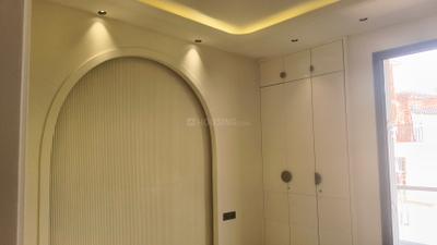 Bedroom Image of 1800 Sq.ft 3 BHK Builder Floor for sale in Kailash Colony New Delhi for Rs. 59700000