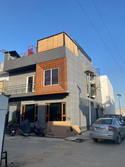 Green Villa 2 Main Image 1