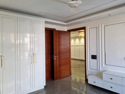 Bedroom Image of 2700 Sq.ft 4 BHK Builder Floor for sale in Janakpuri New Delhi for Rs. 54000001