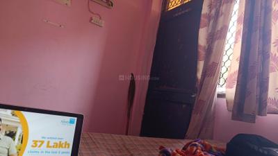 Bedroom Image of 1000 Sq.ft 2 BHK Independent House for rent in Sainik Farm New Delhi for Rs. 8000