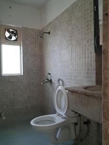 Common Bathroom Image of 1070 Sq.ft 2.5 BHK Apartment / Flat for sale in Paras Tierea, Sector 137 Noida for Rs. 9000000