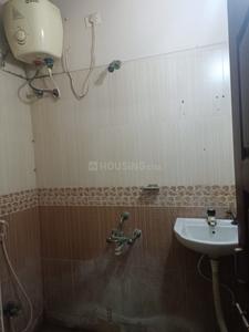 Bathroom Image of 1250 Sq.ft 3 BHK Independent House for rent in Sri Ramachandra Nagar Vijayawada for Rs. 21000