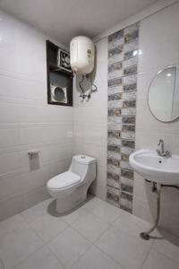 Bathroom Image of 1000 Sq.ft 2 BHK Builder Floor for rent in Aerocity New Delhi for Rs. 30000