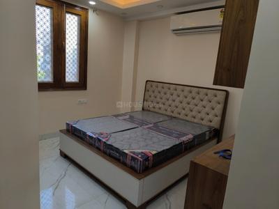 Bedroom Image of 900 Sq.ft 2 BHK Builder Floor for rent in Lajpat Nagar New Delhi for Rs. 75000