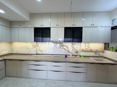 Kitchen Image of 2500 Sq.ft 3 BHK Apartment / Flat for rent in Vinayak Courtyard , PDPU Road Gandhinagar for Rs. 40000