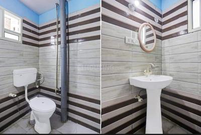 Bathroom Image of Stanza life Girls PG ✅ Sector-135 in Sector 135, Noida