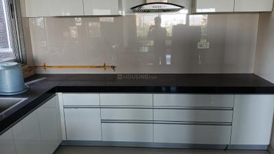 Kitchen Image of 1400 Sq.ft 3 BHK Apartment / Flat for rent in Sangath Posh, Chandkheda Ahmedabad for Rs. 40000