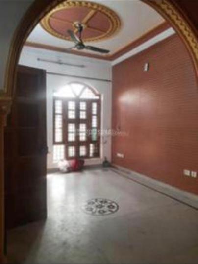 Sector 10A Main Image 1