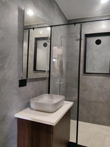 Common Bathroom Image of 980 Sq.ft 2 BHK Builder Floor for rent in Sector 31 Gurgaon for Rs. 52000