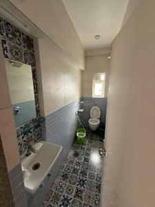 Bathroom Image of 1000 Sq.ft 2 BHK Apartment / Flat for rent in Dhaval Ganga, Bandra West Mumbai for Rs. 155000