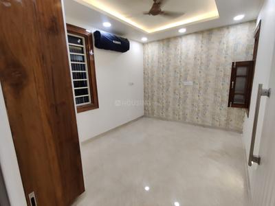 Bedroom Image of 1620 Sq.ft 3 BHK Builder Floor for sale in Surya Niketan, Anand Vihar New Delhi for Rs. 26500000